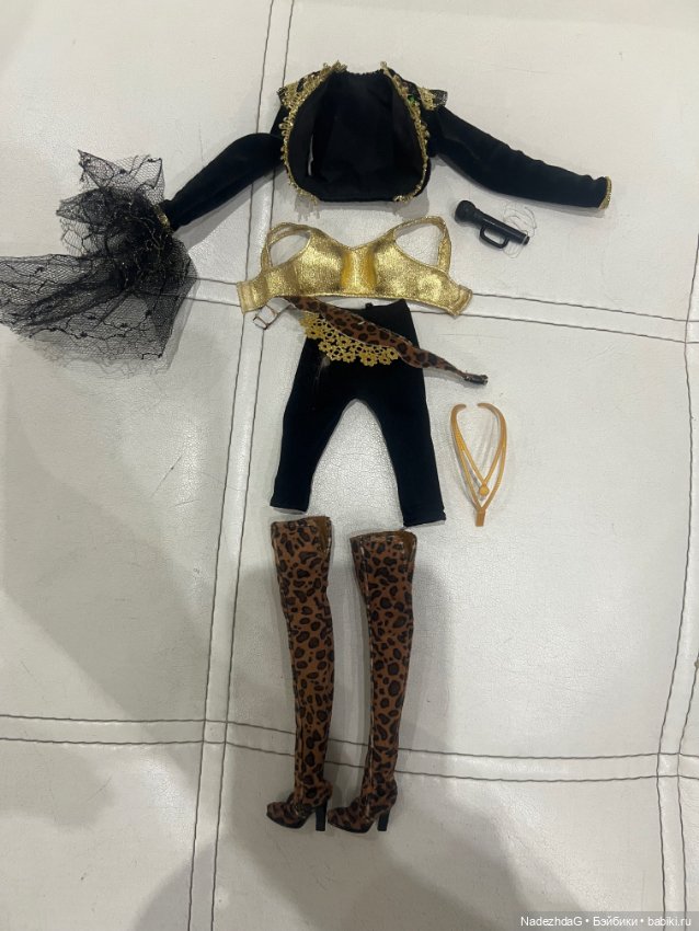 Аутфит Глория Эстефан Gloria Estefan