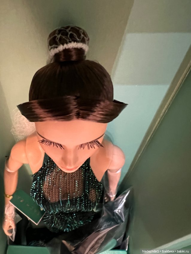 Амира, Amirah Majeed Emerald Allure (фото 6)