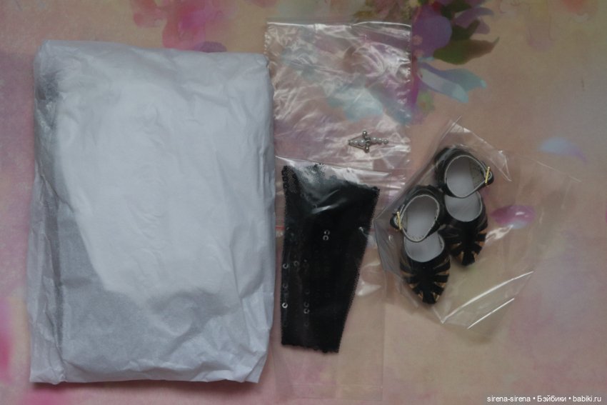 Полный аутфит клубной Марго в чёрном Руби Ред, Ruby Red