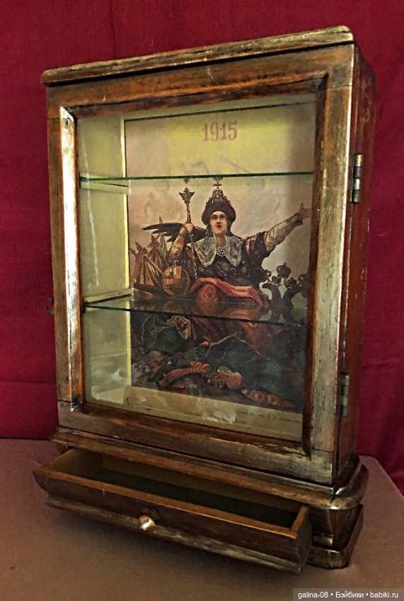 Антикварный шкаф -витрина 1915 года (фото 6)