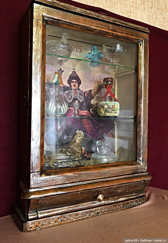 Антикварный шкаф -витрина 1915 года (фото 4)