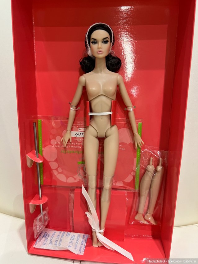 Poppy Parker Pink of Perfection is the 15th anniversary нюд