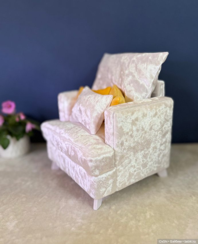 Кресло мягкое для кукол ростом 40 см (фото 2)
