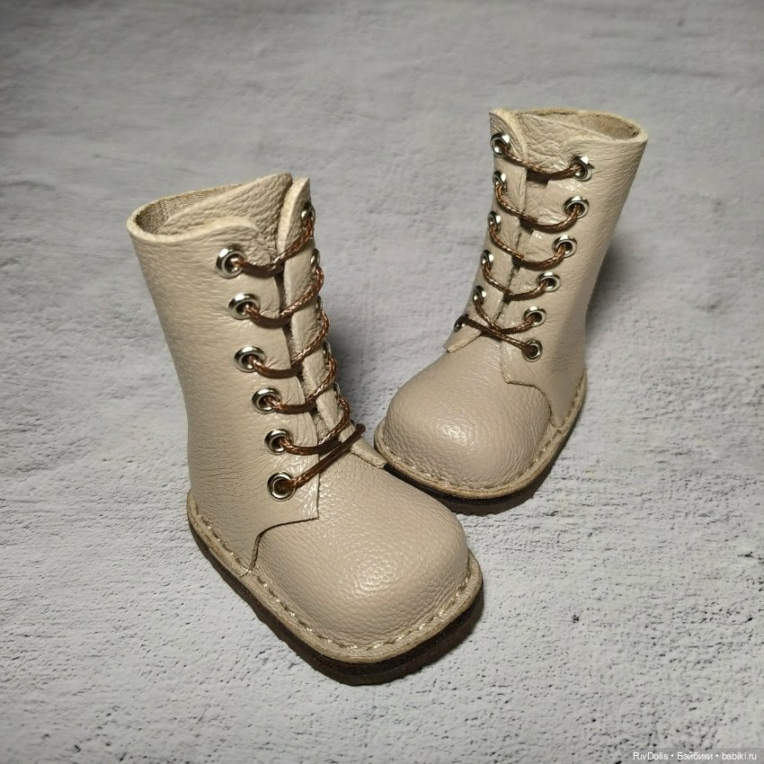 Обувь для кукол Паола Рейна (Сапожки для куклы Paola Reina) Сапоги бежевые (фото 4)