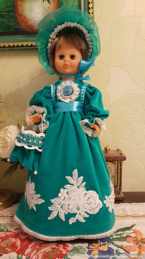 Прелестный бархатный набор одежды для антикварной и винтажной куколки