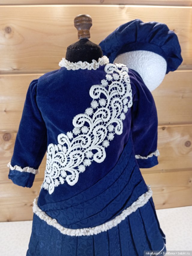 Платье и берет на антикварную или винтажную куклу ростом 66-70 см (фото 5)