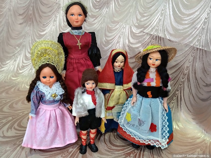 Пять винтажных кукол одним лотом