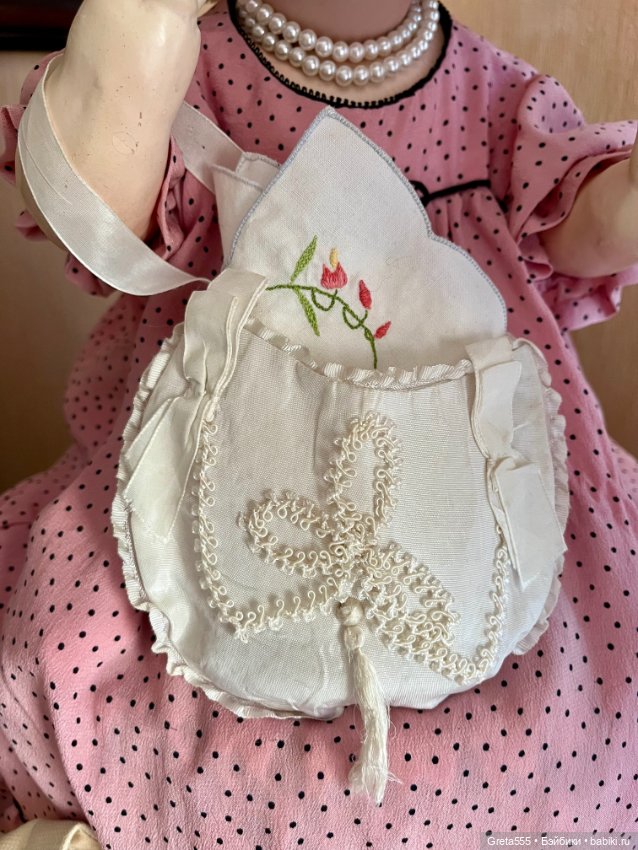 Антикварная сумочка из шелка и платочек с ручной вышивкой (фото 2)