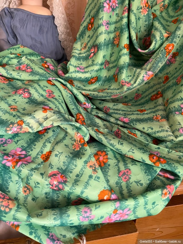 Новый отрез винтажного ацетатного шелка , 70/е годы , для пошива винтажным куклам (фото 5)