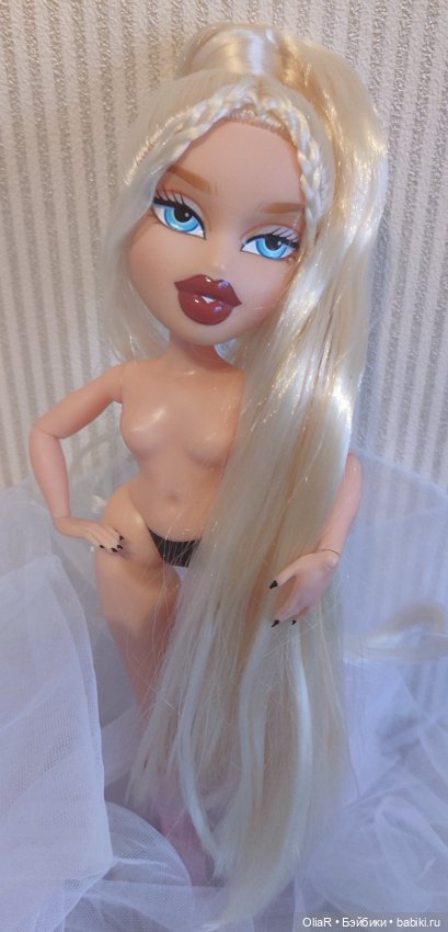 Bratz Alwayz Cloe на теле LOL Omg (фото 4)