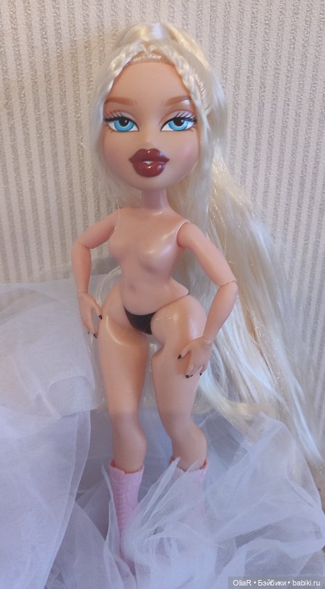 Bratz Alwayz Cloe на теле LOL Omg (фото 5)