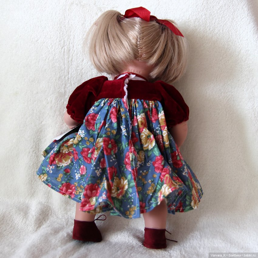 Мягконабивная кукла Rauber Карла в нарядном платье, 33 см (фото 8)