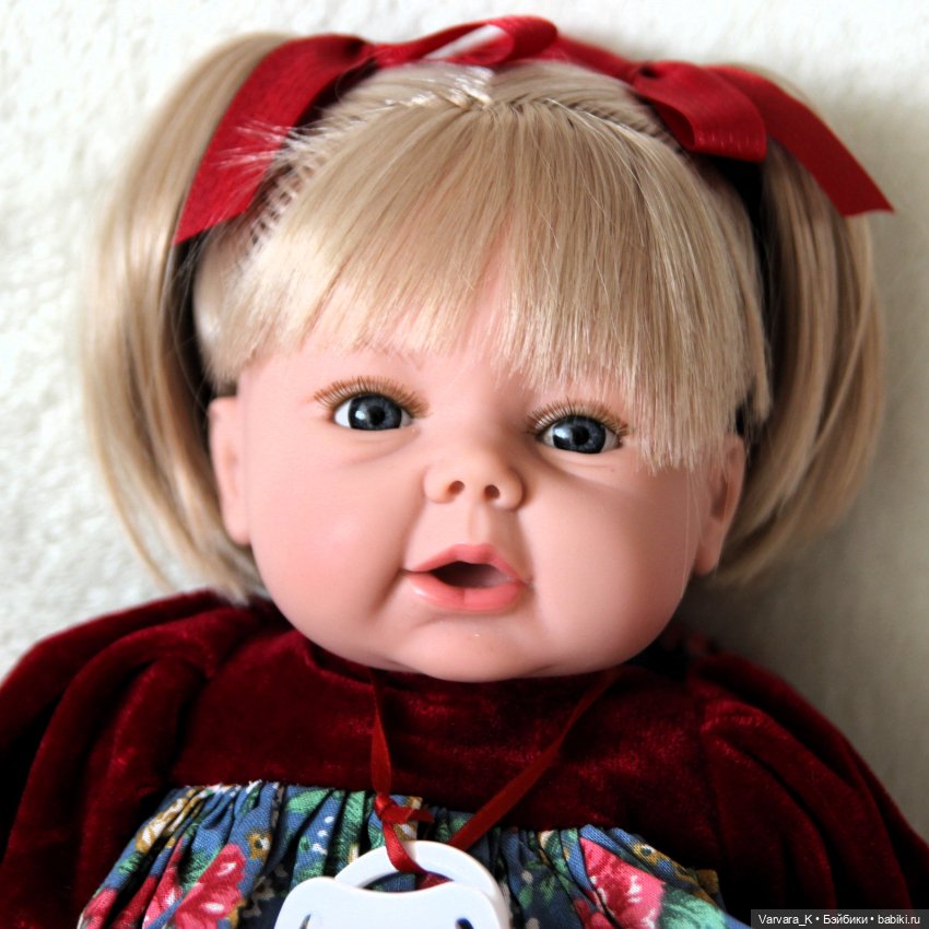 Мягконабивная кукла Rauber Карла в нарядном платье, 33 см (фото 7)