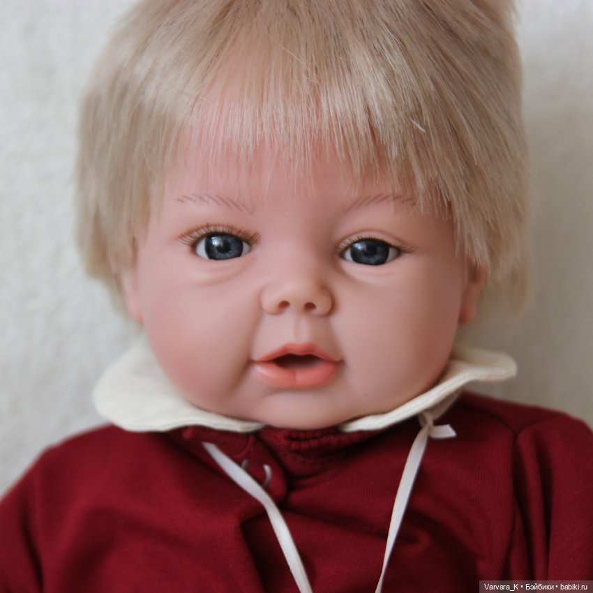 Мягконабивная кукла - мальчик Rauber Карл в красном, 33 см (фото 5)