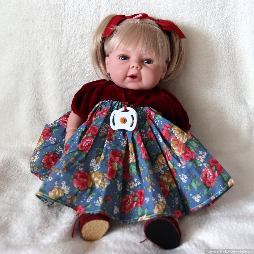 Мягконабивная кукла Rauber Карла в нарядном платье, 33 см (фото 6)