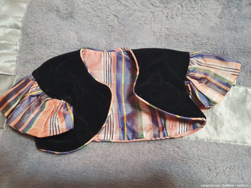 Разная кукольная винтажная одежда