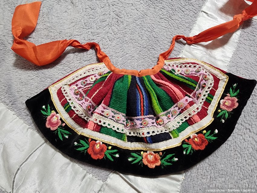 Разная кукольная винтажная одежда