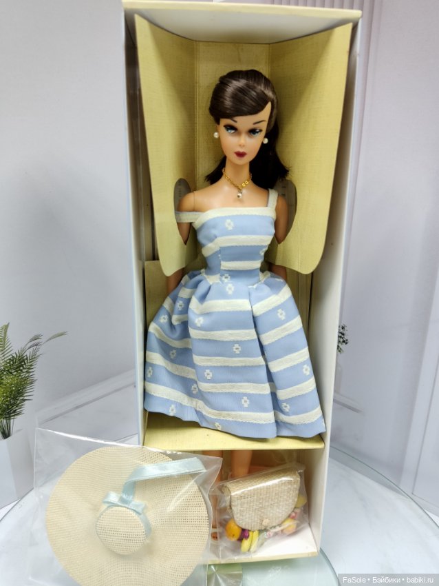 Barbie Suburban Shopper Reproduction 2000