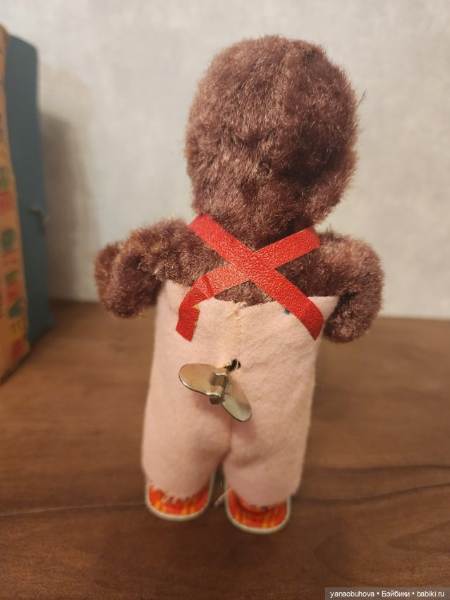 Старинный заводной читающий мишка. Япония. Состояние отличное. Работает (фото 6)