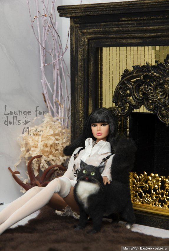 Большой камин в викторианском стиле с элементами эклектики (фото 8)