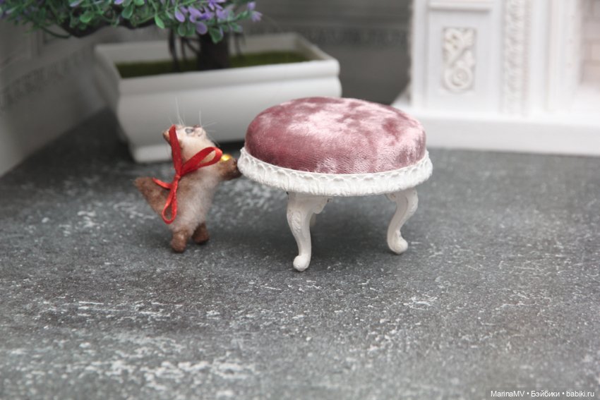 Круглая банкетка — Кукольная мебель (фото 2)