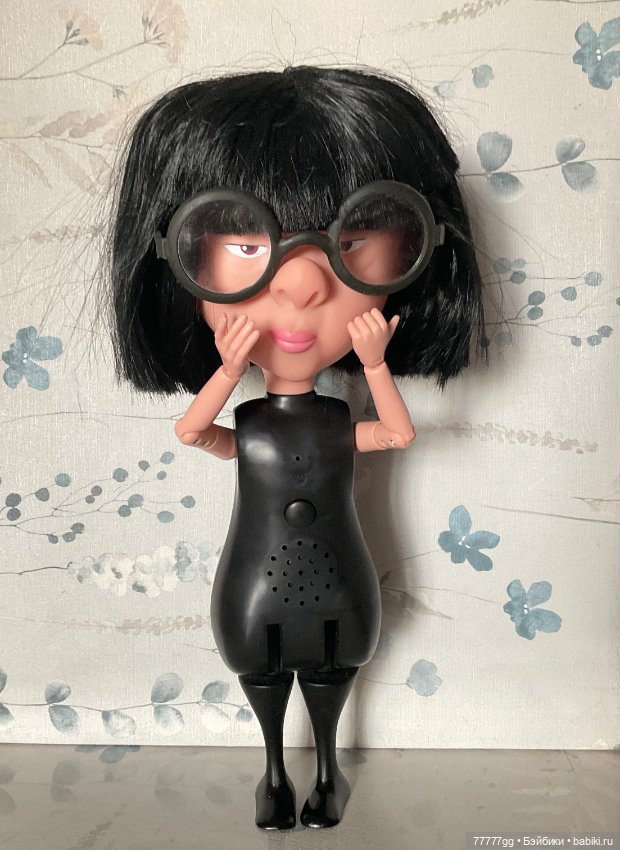 Модельерша Эдна и тарелки