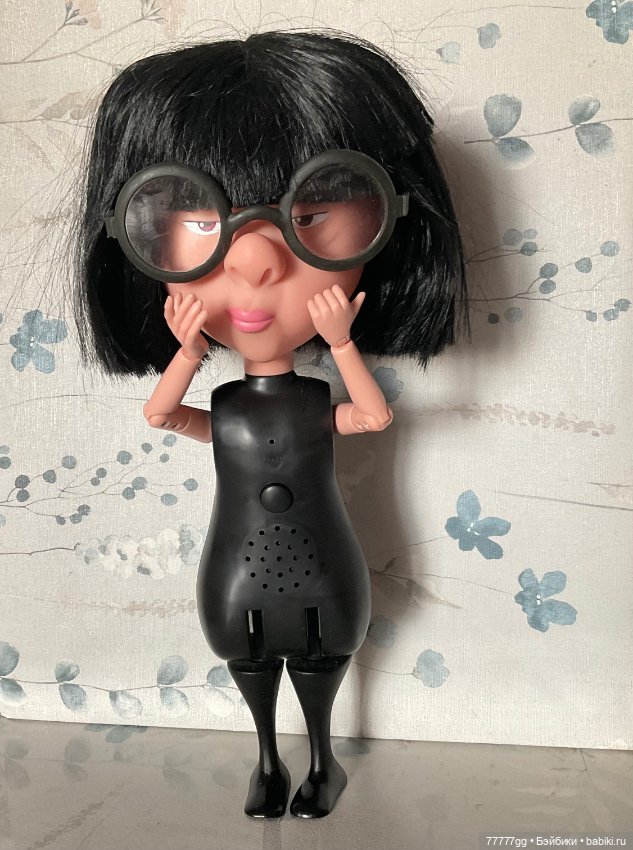 Модельерша Эдна и тарелки