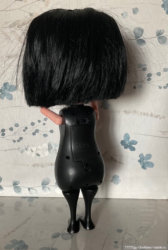 Модельерша Эдна и тарелки