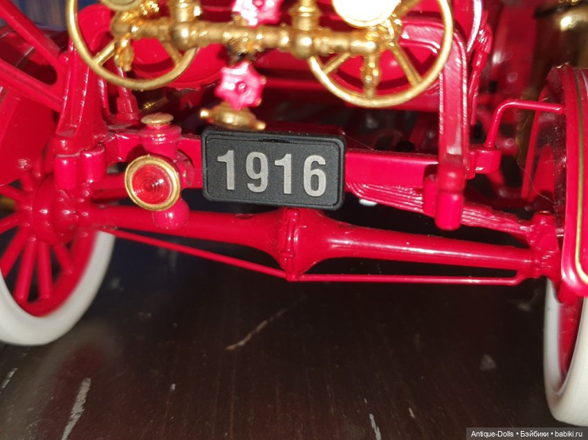 Коллекционная модель 1916 Model T Fire Engine (масштаб 1:24)