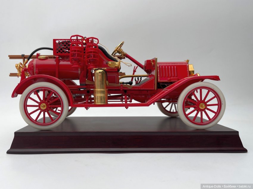 Коллекционная модель 1916 Model T Fire Engine (масштаб 1:24) (фото 2)