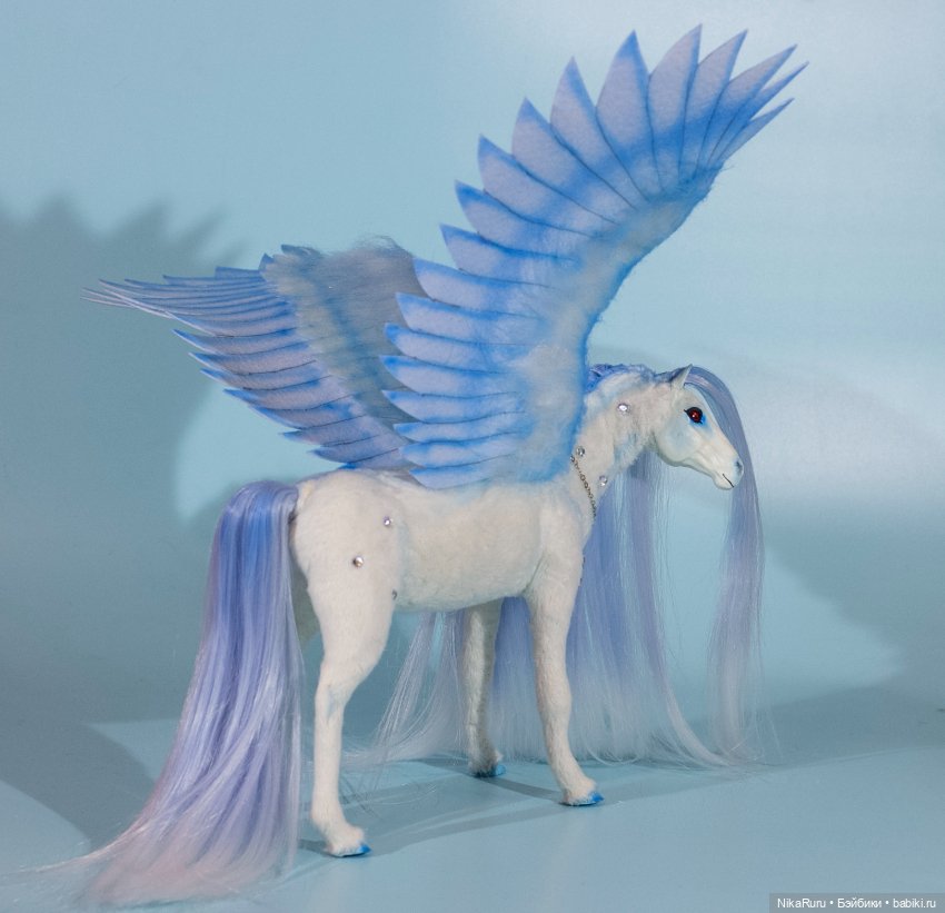 Пегас в смешанной технике, лошадь
