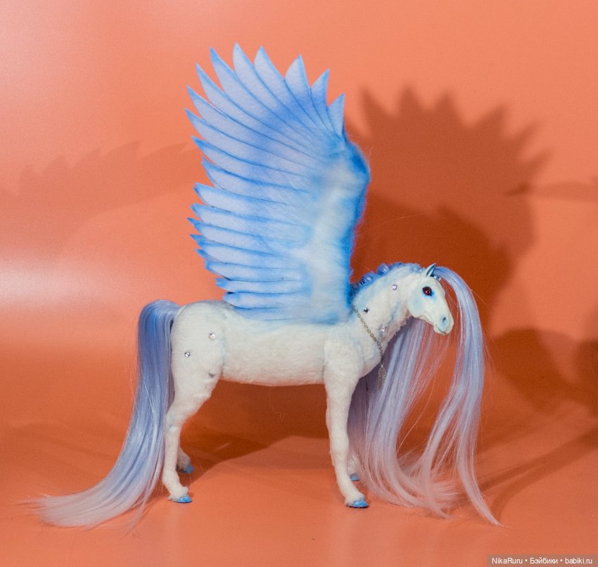 Пегас в смешанной технике, лошадь (фото 2)