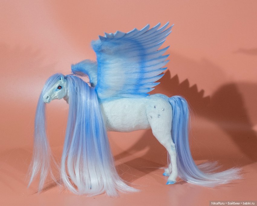 Пегас в смешанной технике, лошадь (фото 3)