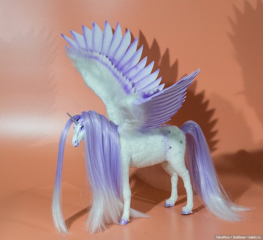 Пегас в смешанной технике, лошадь
