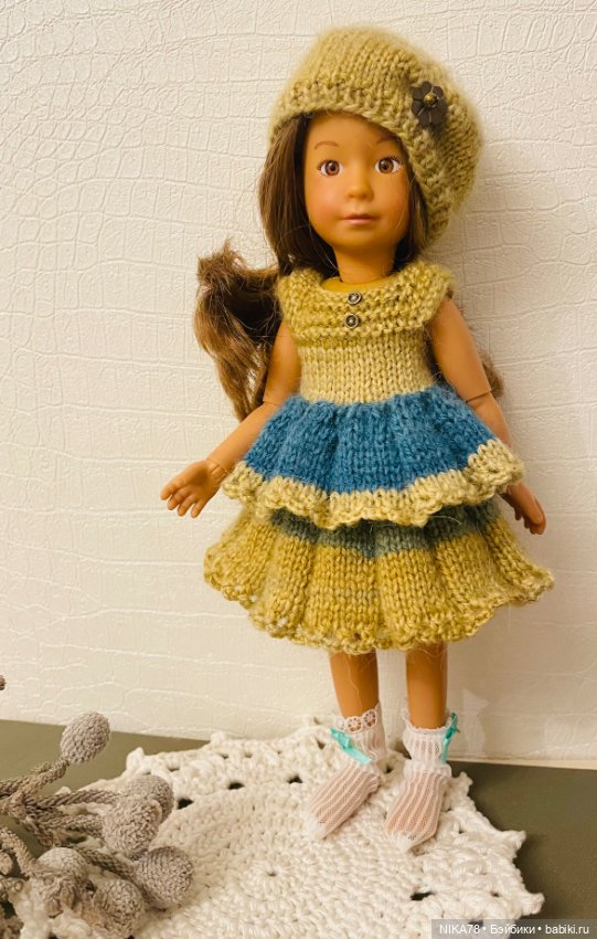 Вязаные платья для куколок Kruselings (фото 6)