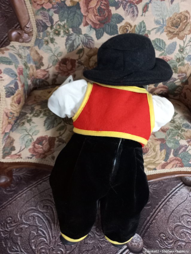 Характерный джентльмен от Arias (фото 3)