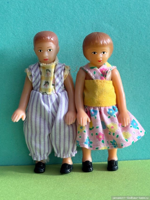 Резиновые куколки: мальчик и девочка, высота 9,5 см