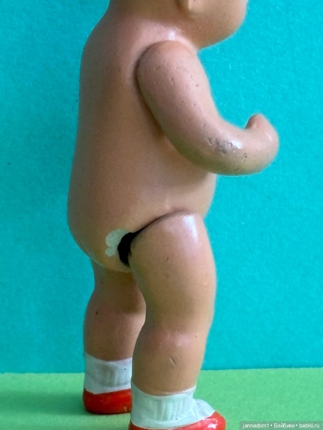 Керамическая куколка Tebu с прямыми ножками, высота 9 см (фото 6)