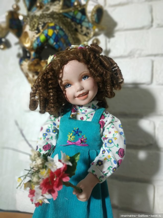 Кэти с сюрпризом (444.2) — Фарфоровые куклы