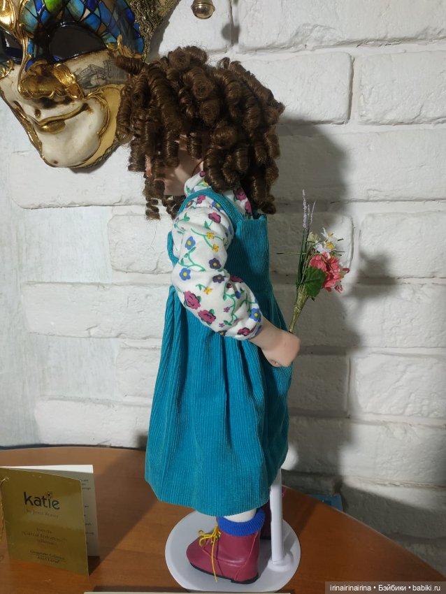 Кэти с сюрпризом (444.2) — Фарфоровые куклы (фото 2)