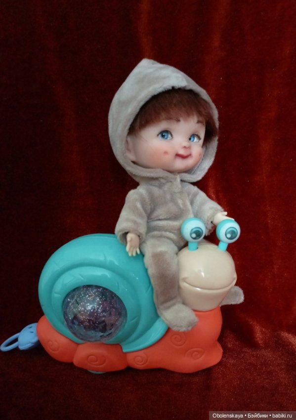 Кукла шарнирная коллекционная обитсу11 мальчик