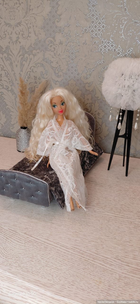 Кровать для кукол 1:6 — Кукольная мебель