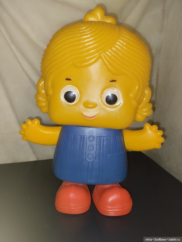 Игрушка из полиэтилена (дутыш) СССР "Кукла-Топотушка"