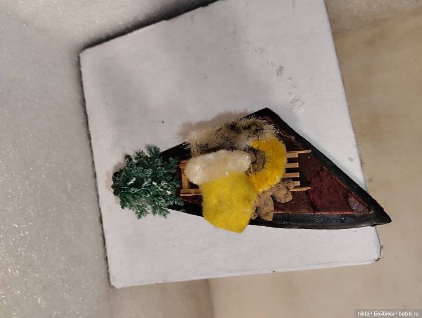 Новогодняя игрушка ГДР Фигурка под ёлку Девочка на санках (фото 5)