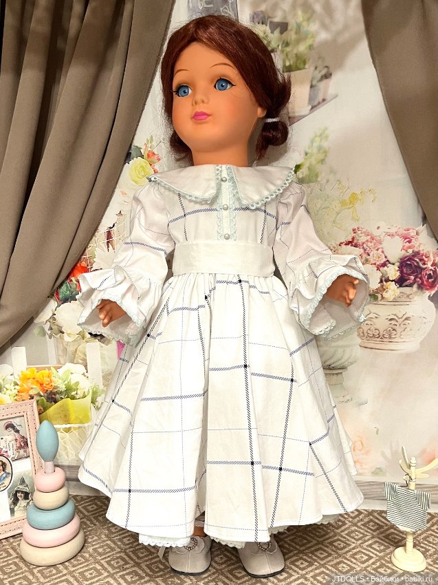 Платье для антикварной куклы