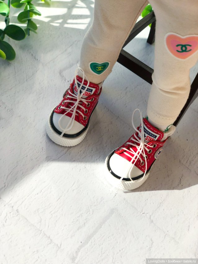 Кеды конверсы красные для кукол Паола Рейна 32 см