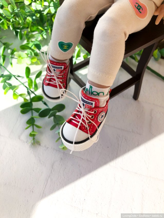 Кеды конверсы красные для кукол Паола Рейна 32 см