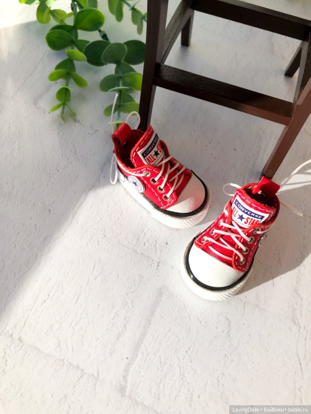 Кеды конверсы красные для кукол Паола Рейна 32 см