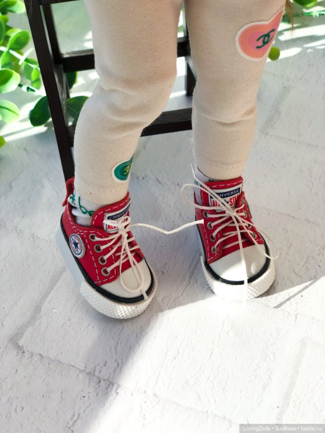 Кеды конверсы красные для кукол Паола Рейна 32 см (фото 6)