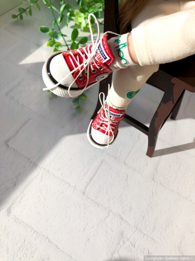 Кеды конверсы красные для кукол Паола Рейна 32 см